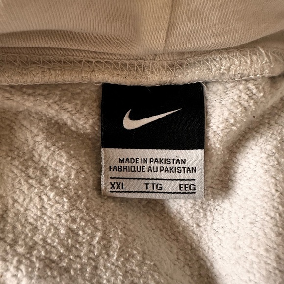 Plain White Nike Hoodie - Picture 4 of 4